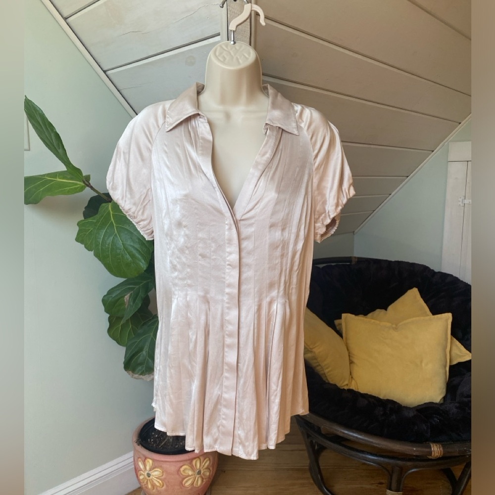 BCBGMAXAZRIA Silk Pleated Peplum Blouse Champagne Women’s M